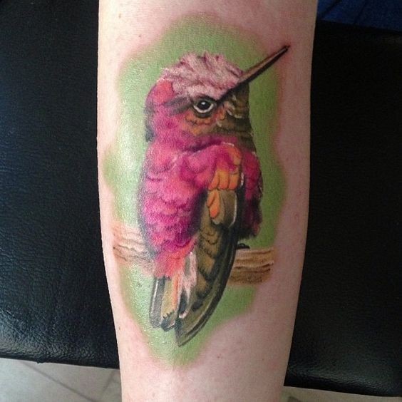 粉红色的小鸟纹身图案