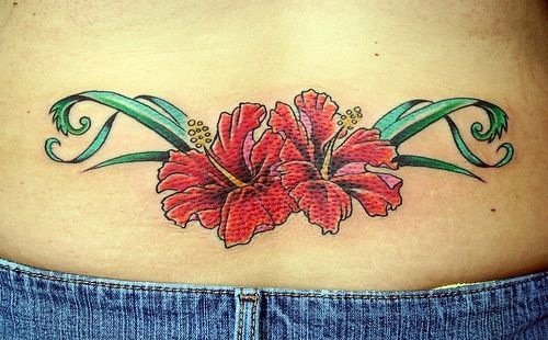 腰部两朵美丽的红色花朵纹身图案