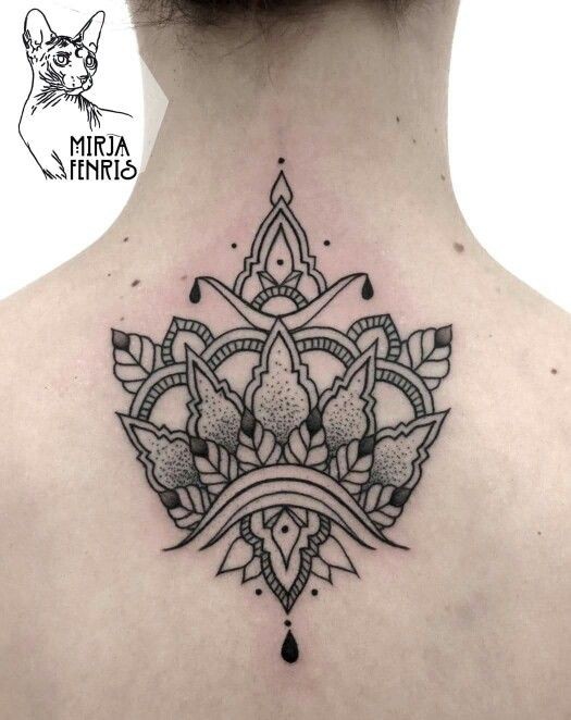 背部印度教风格漂亮的梵花点刺纹身图案