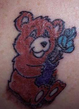 可爱的熊与花朵纹身图案