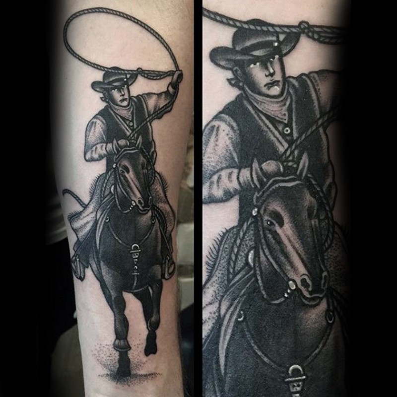 old school手臂黑白牛仔与马纹身图案
