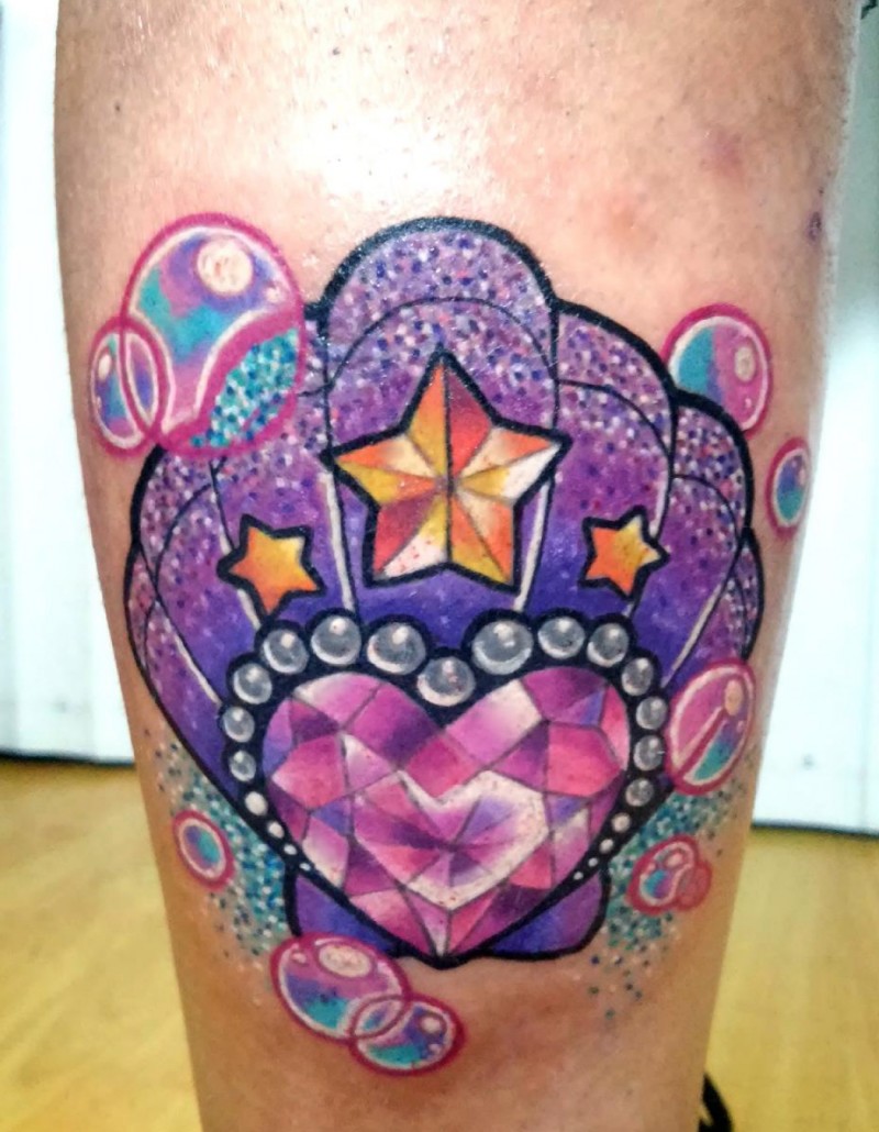 小腿美丽的彩色心形钻石和星星纹身图案