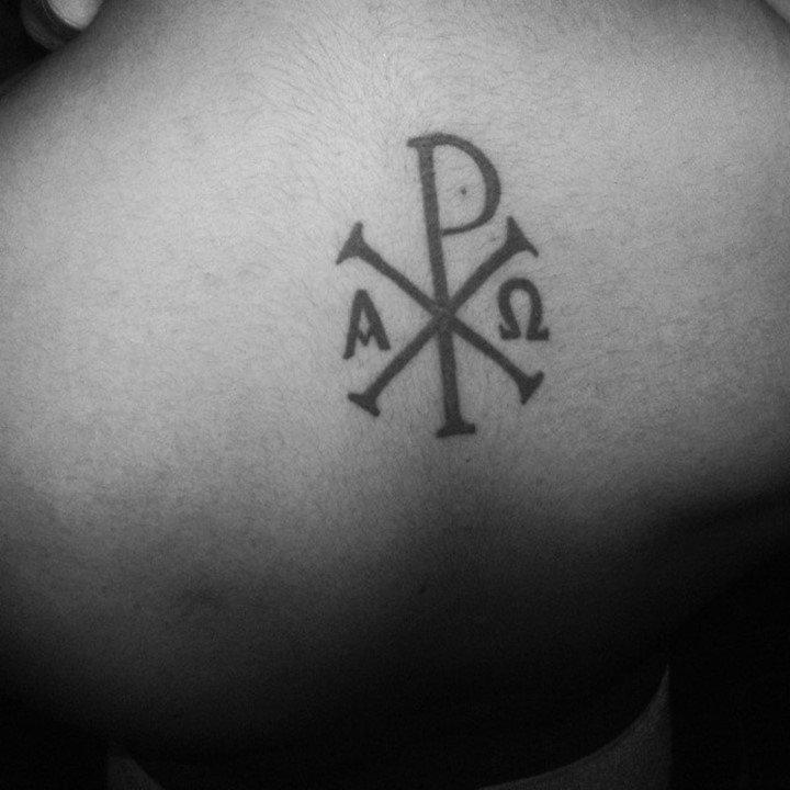 背部神秘的宗教符号纹身图案