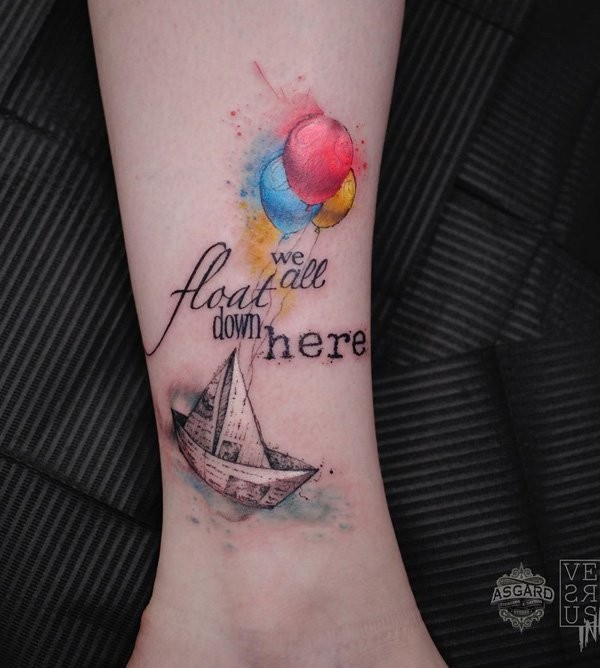 小腿漂亮的彩色气球纸船字母纹身图案
