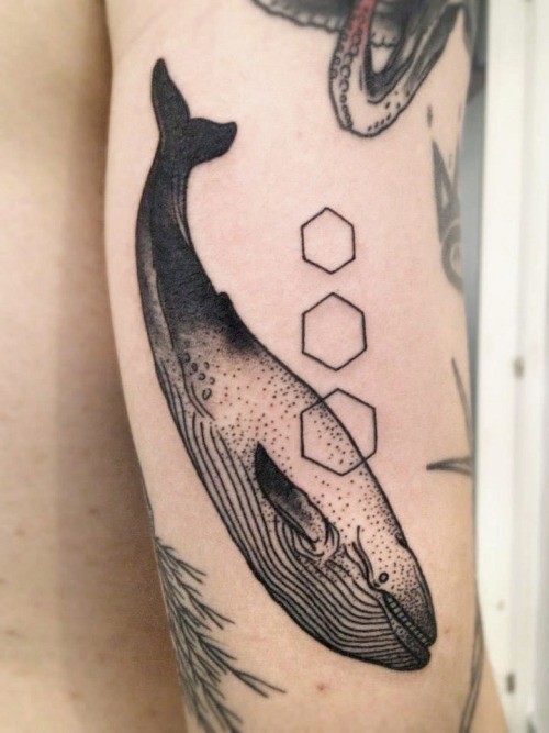 很酷的黑色点刺神秘鲸鱼纹身图案