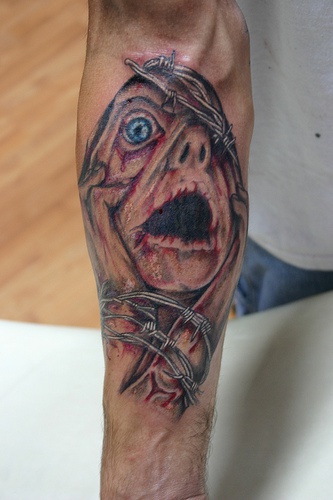 手臂可怕的血腥死神纹身图案