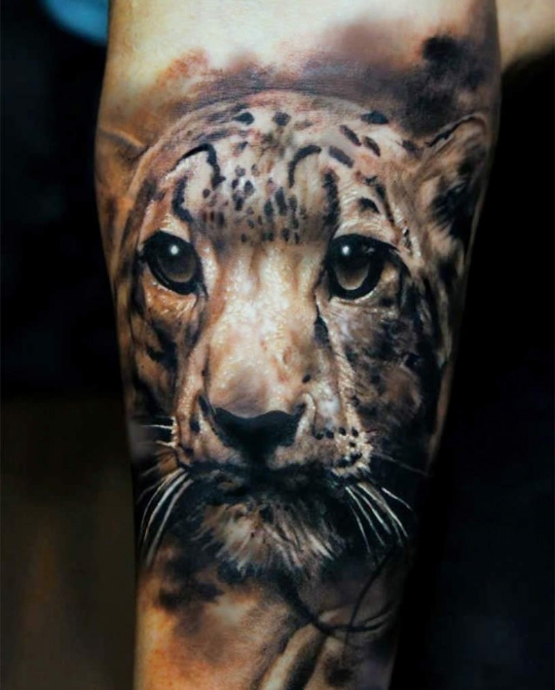 非常逼真的写实彩绘豹子头像纹身图案