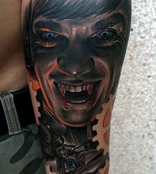 手臂令人印象深刻的彩绘吸血鬼男子纹身图案