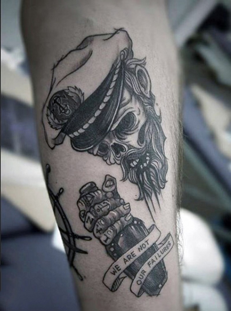 手臂old school黑白僵尸水手与瓶子字母纹身图案