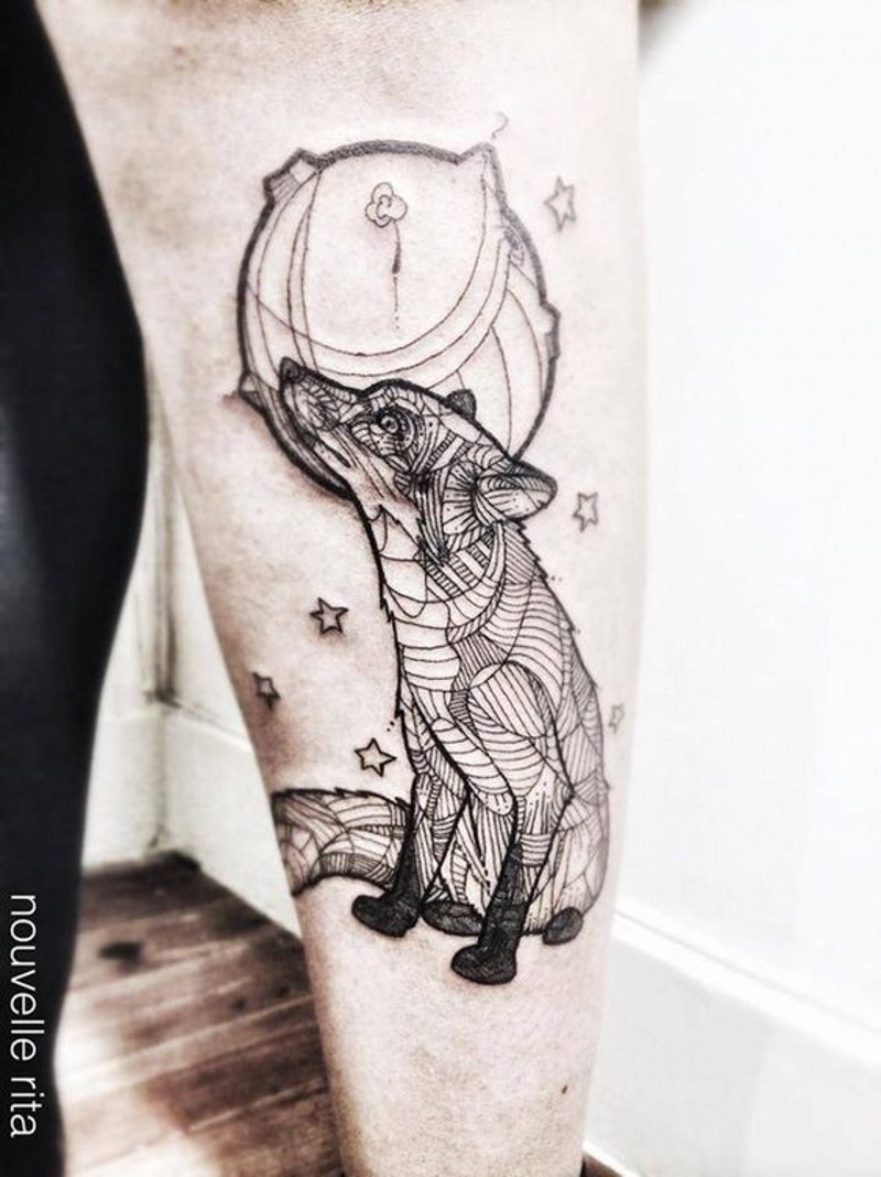 手臂有趣的黑色线条几何狐狸与行星纹身图案