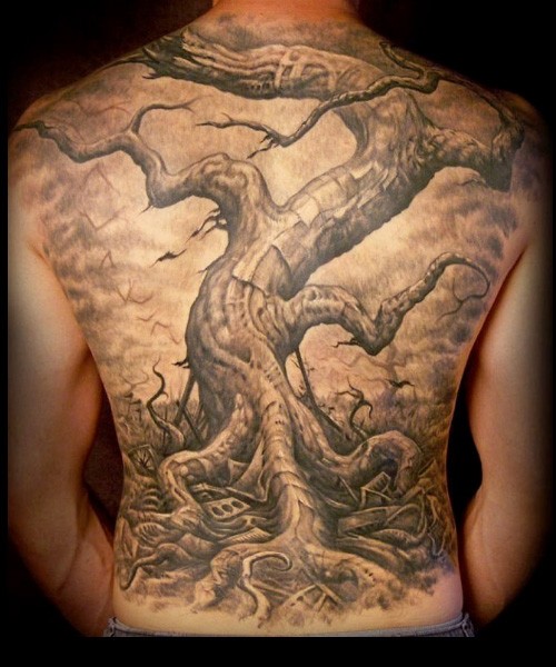 背部伟大的写实枯树纹身图案