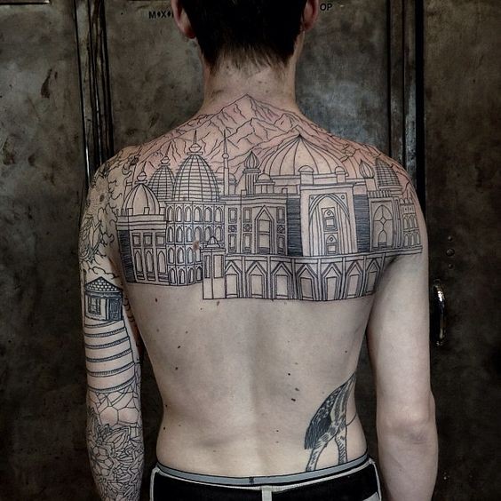 背部和手臂壮观的黑色线条城市纹身图案