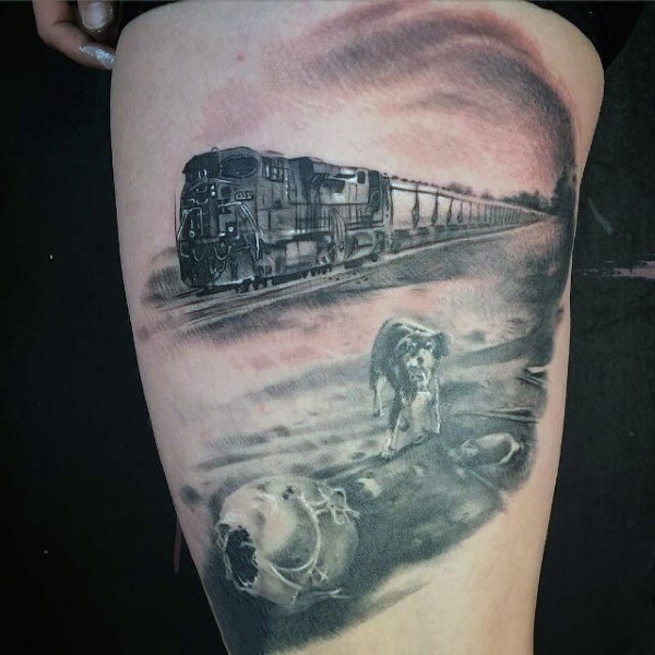 大腿黑白现代火车与狗纹身图案