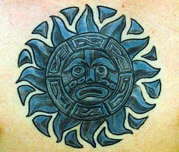 蓝色的阿兹特克太阳神艺术纹身图案