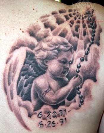 背部小天使婴儿纪念纹身图案