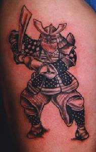 战士与装甲和剑纹身图案