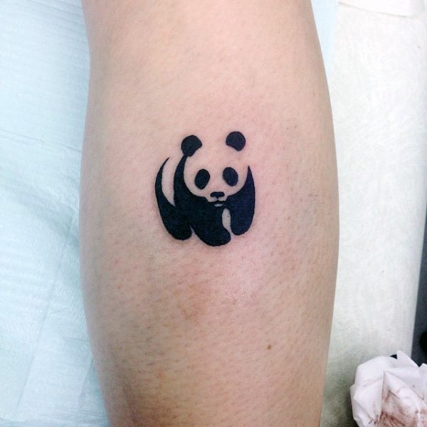 小腿可爱的熊猫小清新纹身图案