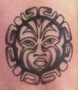 原始的阿兹特克太阳象征纹身图案