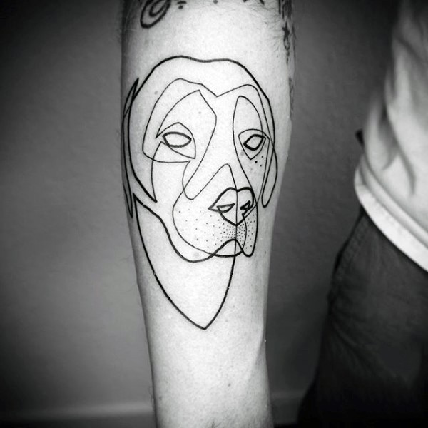 手臂简单设计的黑色素描狗头像纹身图案