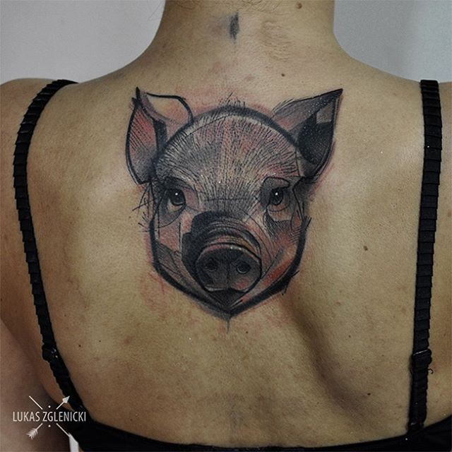 背部素描风格线条小猪头纹身图案