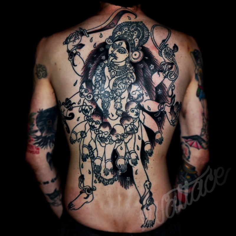 经典的黑色印度教女神背部纹身图案