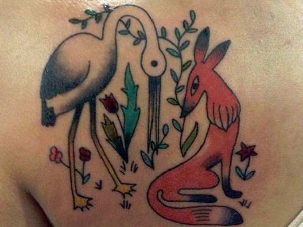 背部简单的彩绘各种动物植物纹身图案