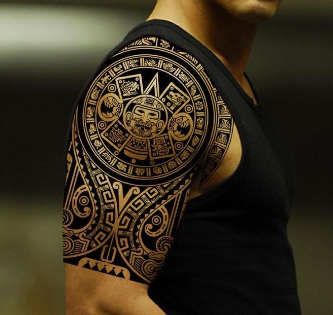 大臂美丽的黑色阿兹特克太阳神图腾纹身图案