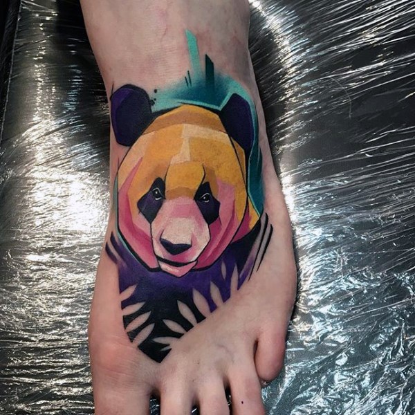 脚背卡通彩色甜美熊猫纹身图案