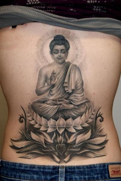 背部写实的冥想佛像纹身图案