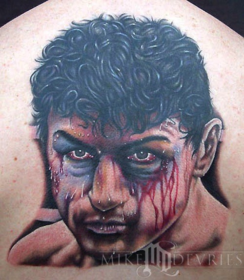 背部彩绘血腥的拳击肖像纹身图案