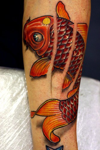 手臂3D红色逼真鲤鱼纹身图案