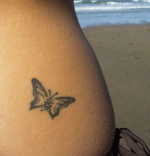 背部简单漂亮的蝴蝶纹身图案