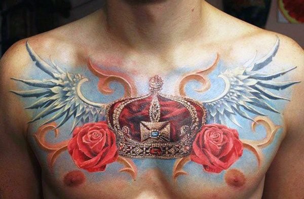 胸部美丽的彩色皇冠与翅膀和玫瑰纹身图案