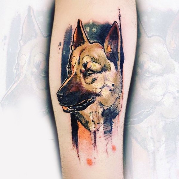 独特风格彩绘可爱的狗手臂纹身图案