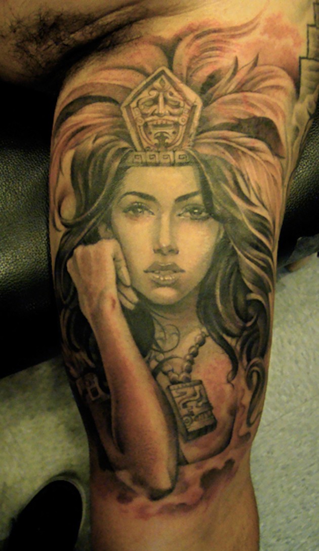 大臂漂亮的阿兹特克女战士肖像纹身图案
