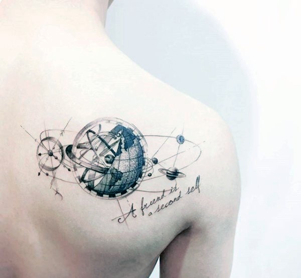 背部各种行星和字母小清新纹身图案