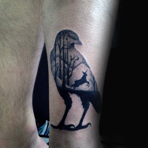 小腿点刺风格黑色鸟形森林和鹿纹身图案
