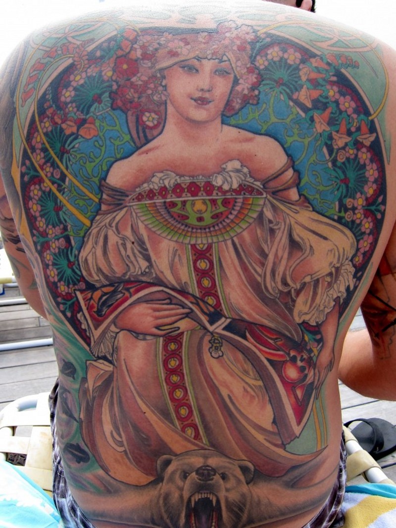 背部巨大的五彩漂亮女人肖像纹身图案