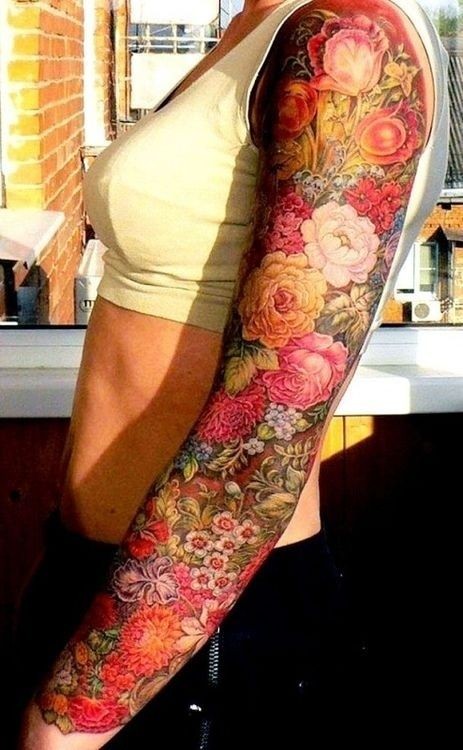 手臂上华丽的各种花朵纹身图案