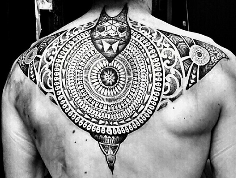 背部壮观黑白各种部落饰品纹身图案
