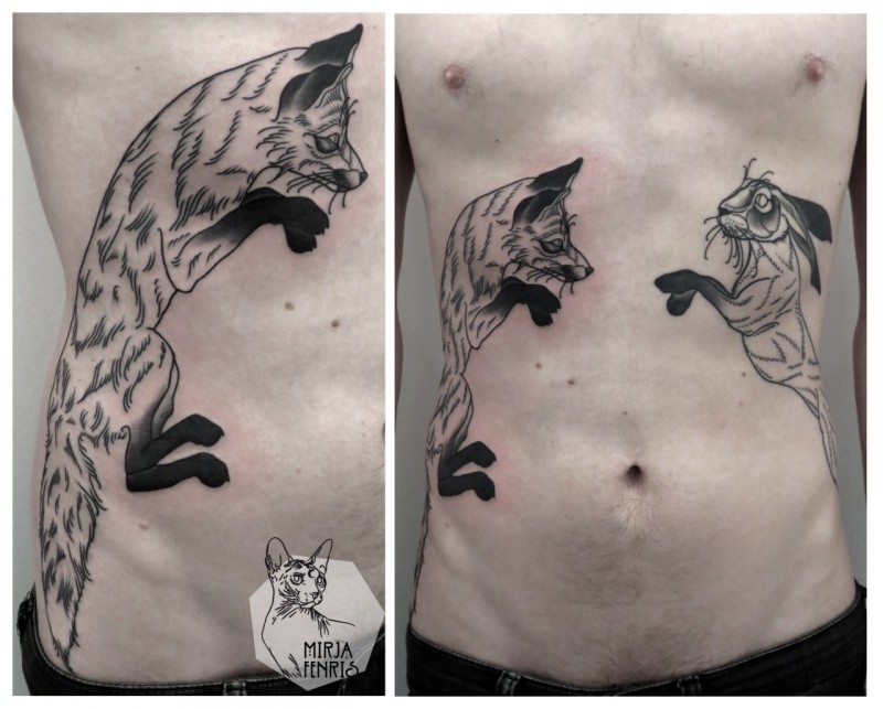 侧肋黑色狐狸和兔子纹身图案