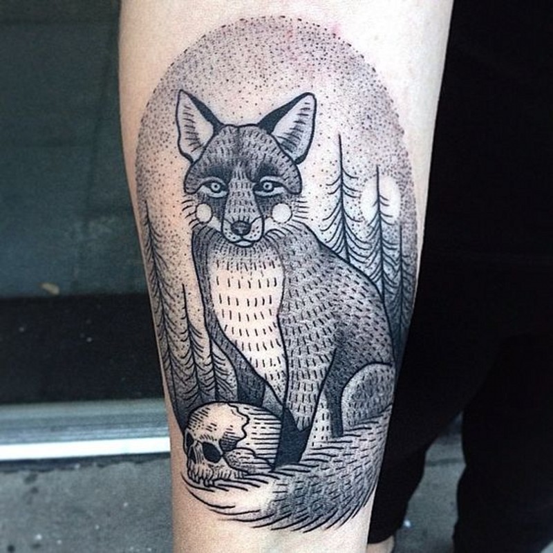 手臂黑色点刺狐狸与骷髅树林纹身图案