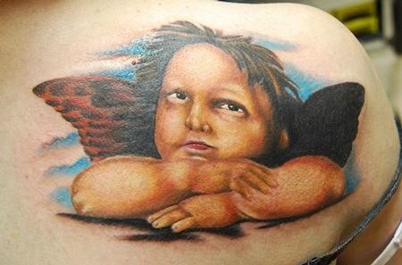 背部美丽的米切朗基罗天使纹身图案