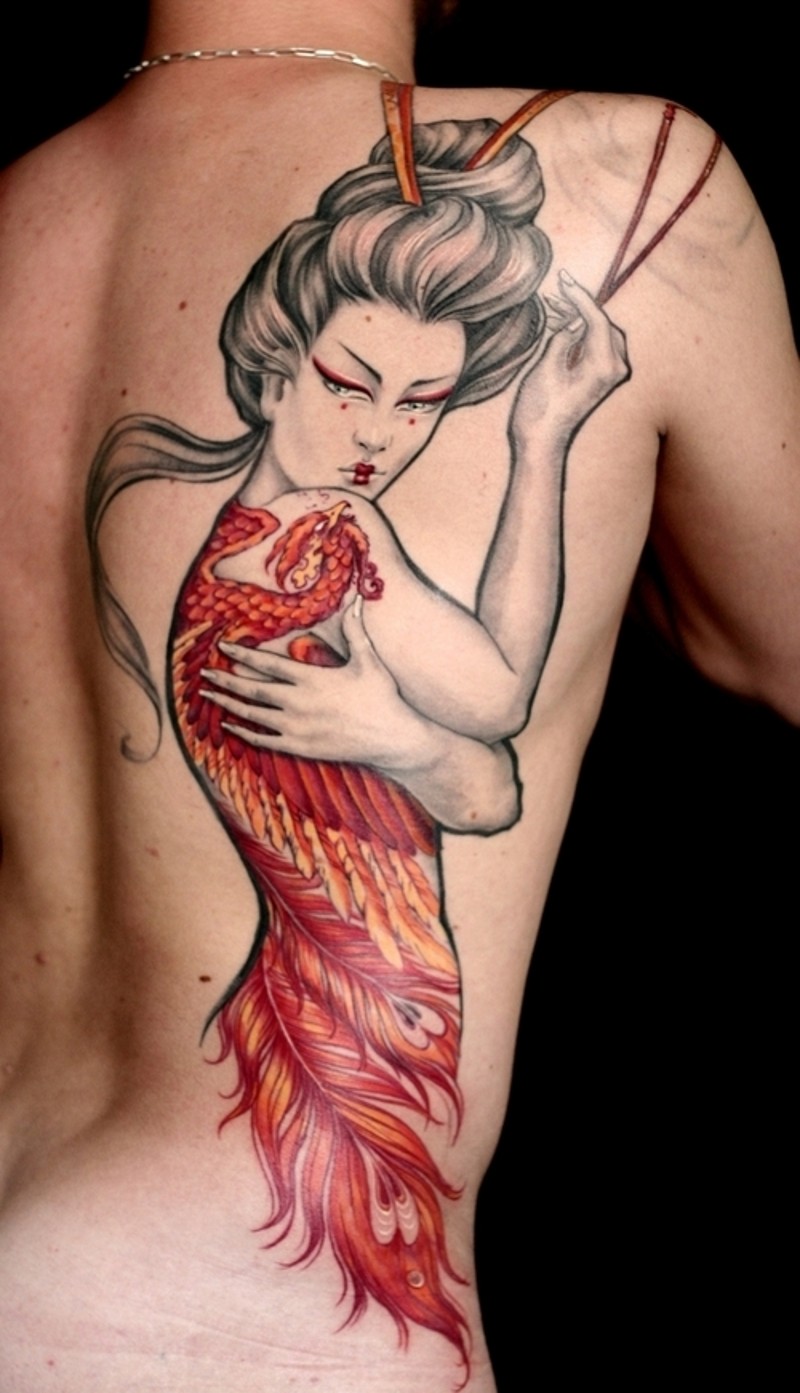 背部很酷的创意凤凰结合艺妓纹身图案