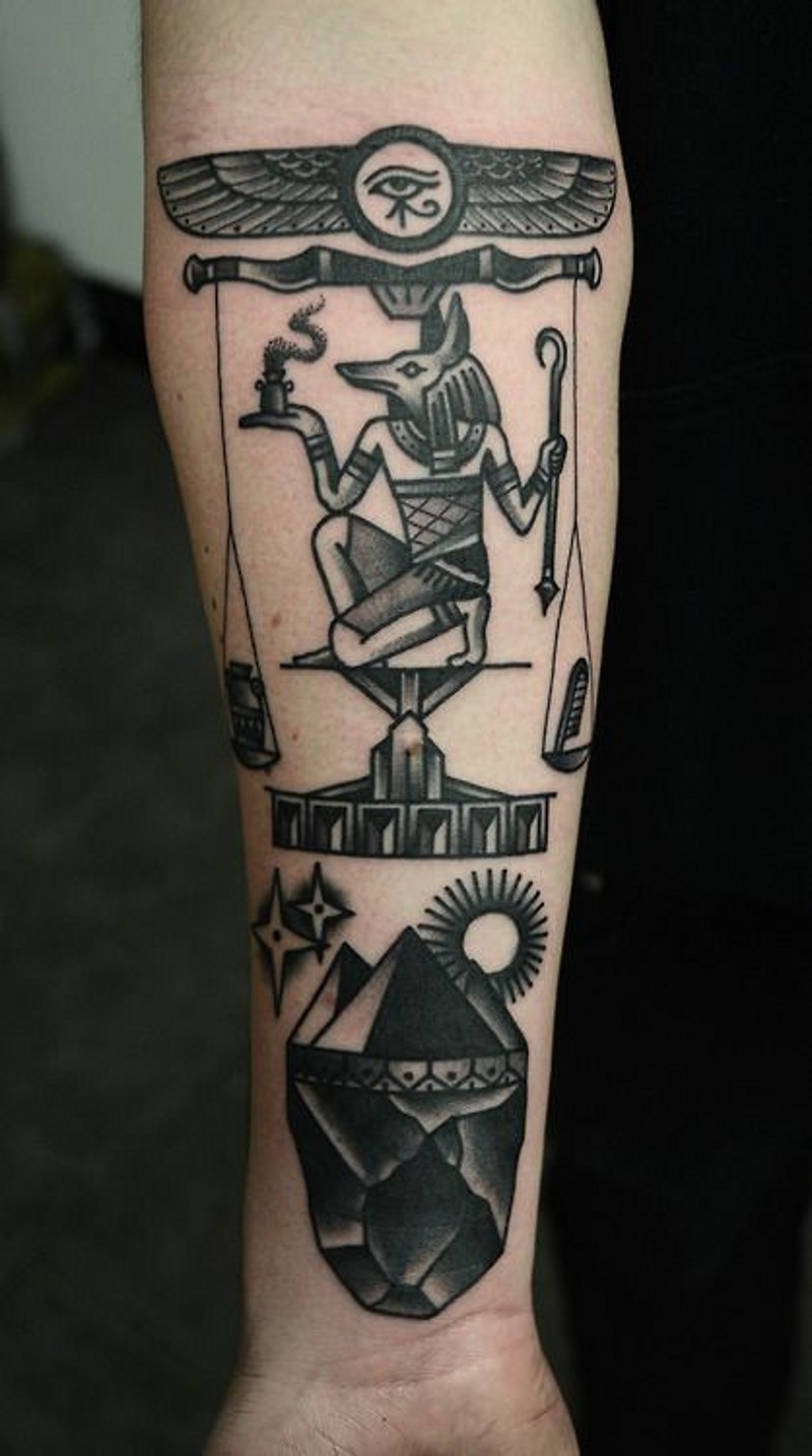 手臂简单的黑色各种埃及符号纹身图案