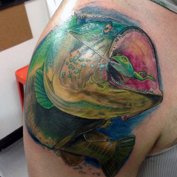 可怕的彩绘大怪物鱼手臂纹身图案