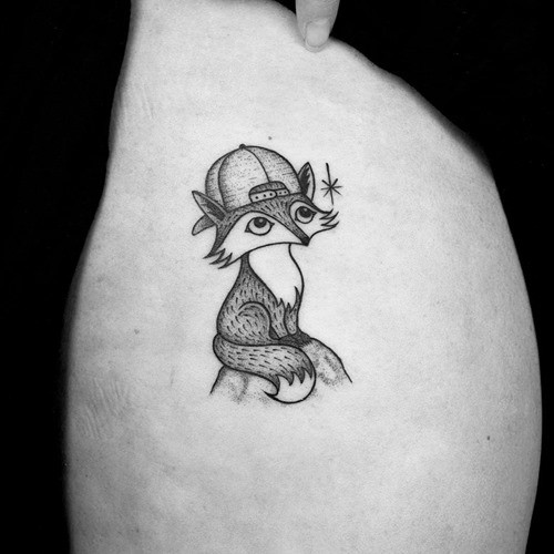 黑色卡通滑稽的小狐狸纹身图案