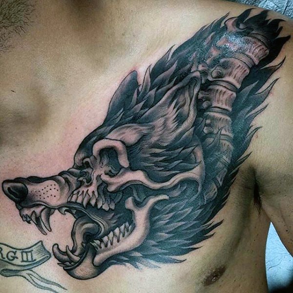 胸部黑白神秘的狼与骨架纹身图案