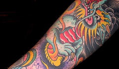 多彩中国龙花臂纹身图案