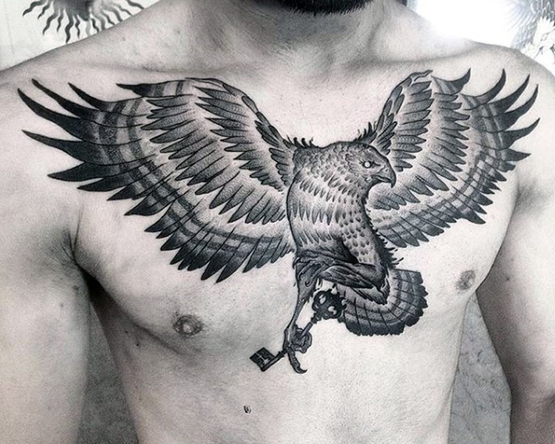 胸部印度风格黑白老鹰纹身图案